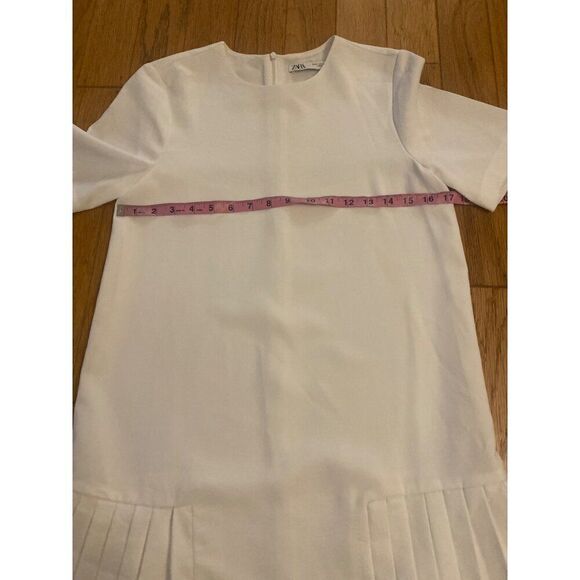 Zara Womens White Pleated Short Sleeve Mini Dress With Back Zipper Closure sz xs - Picture 5 of 9